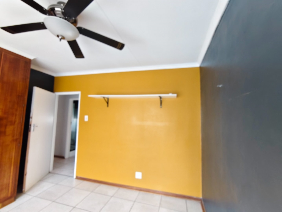 2 Bedroom Property for Sale in Langenhovenpark Free State